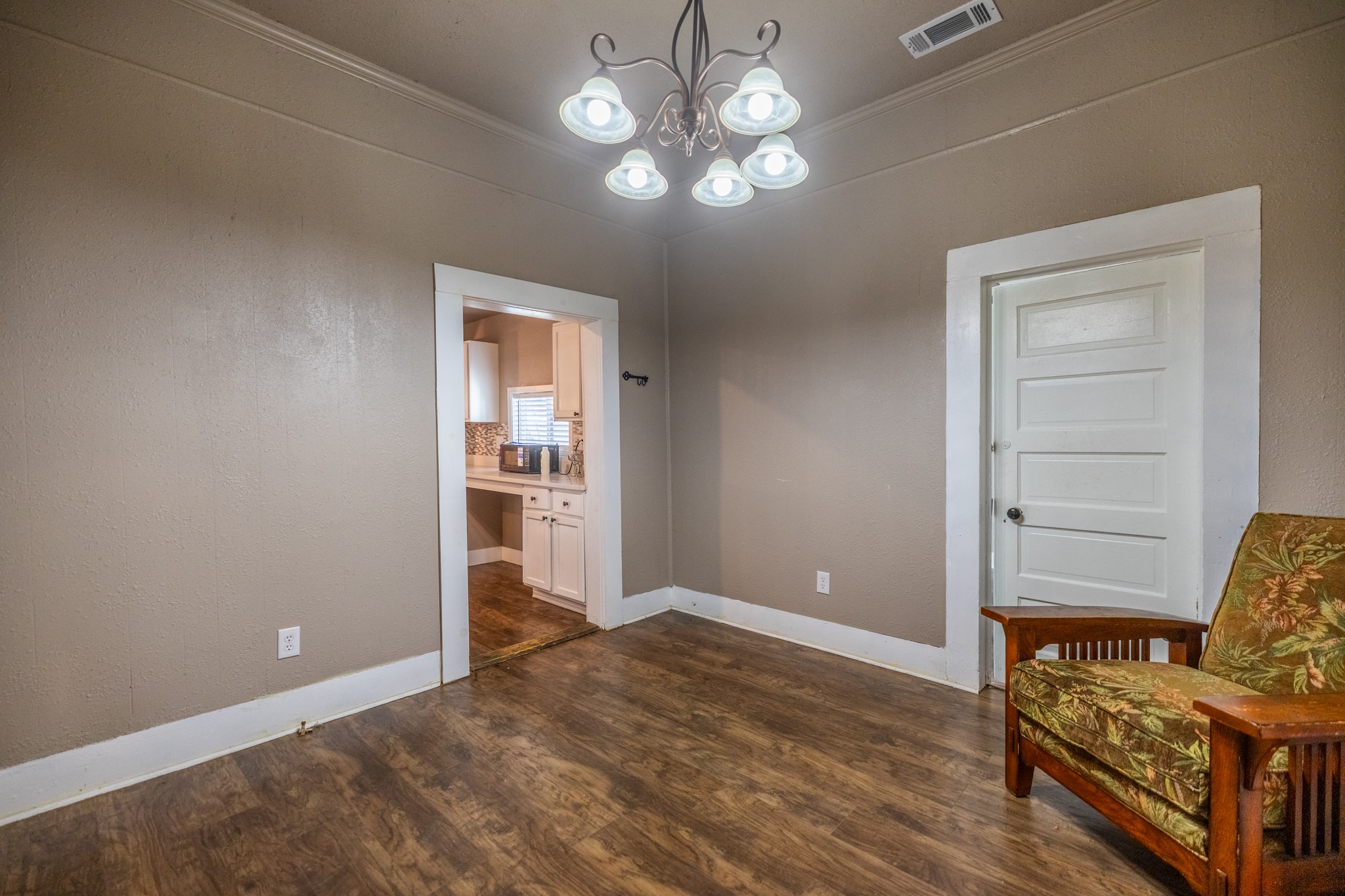 203 W Purdom Avenue Alvarado TX 76009