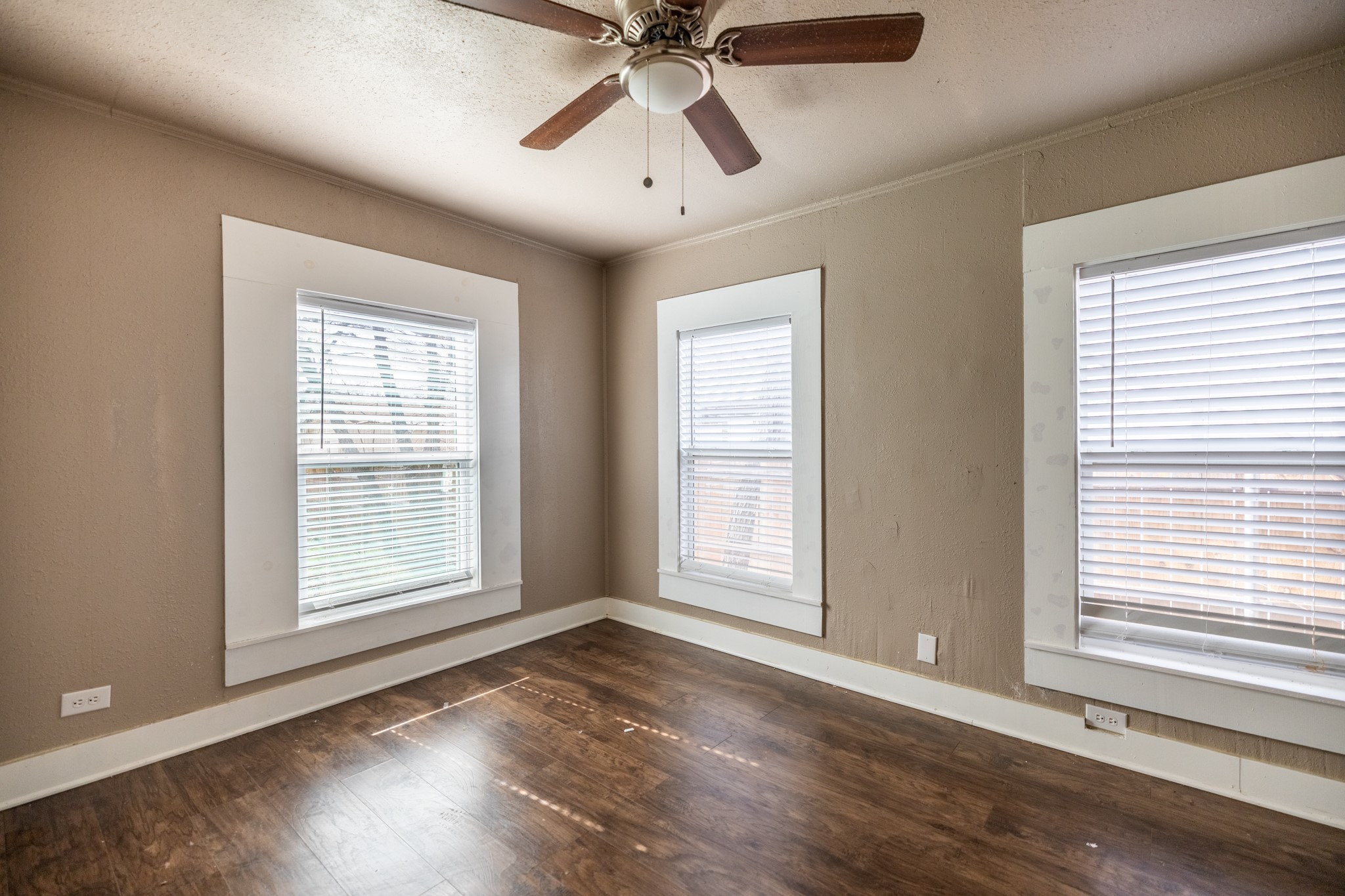 203 W Purdom Avenue Alvarado TX 76009