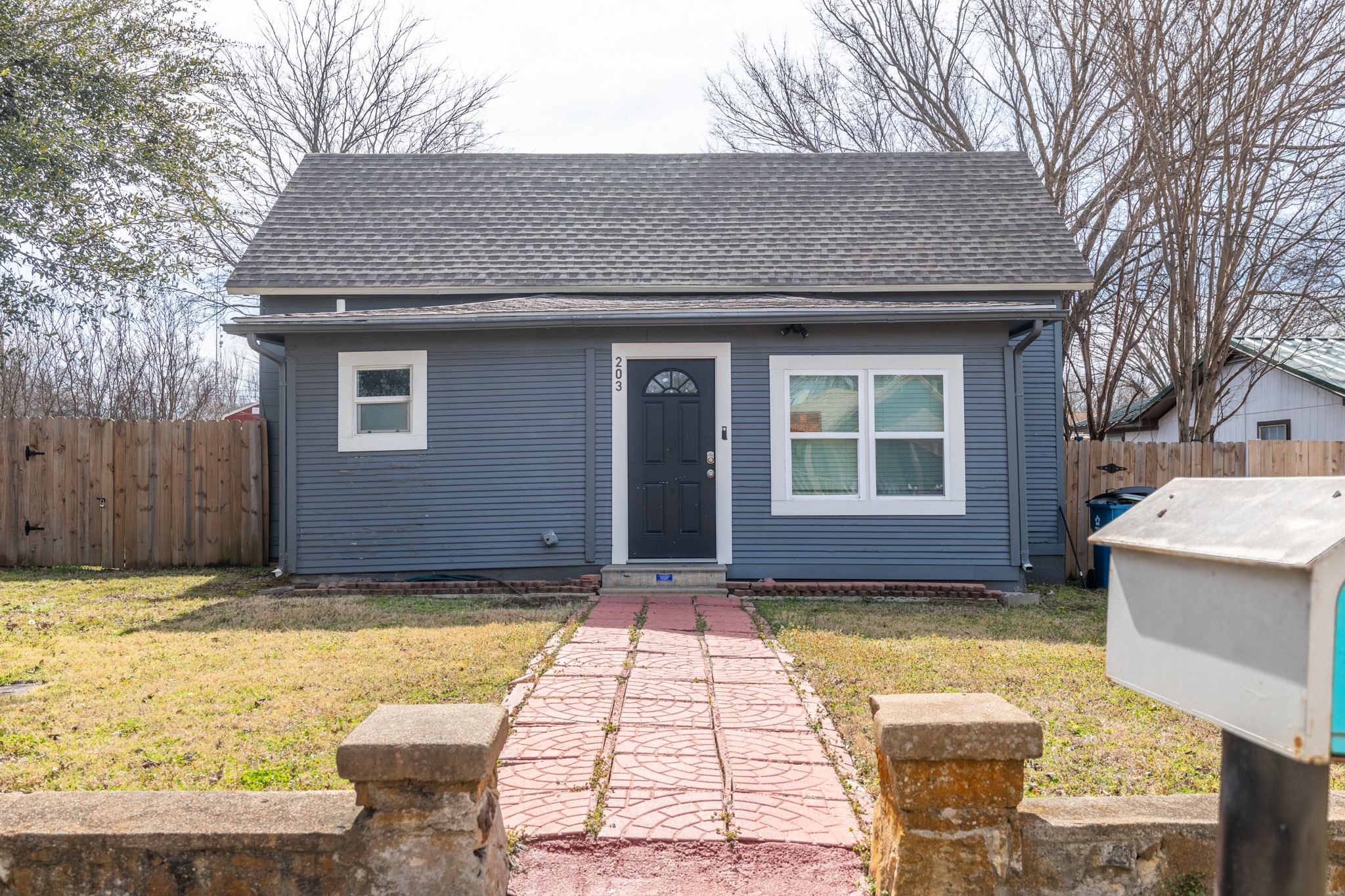 203 W Purdom Avenue Alvarado TX 76009