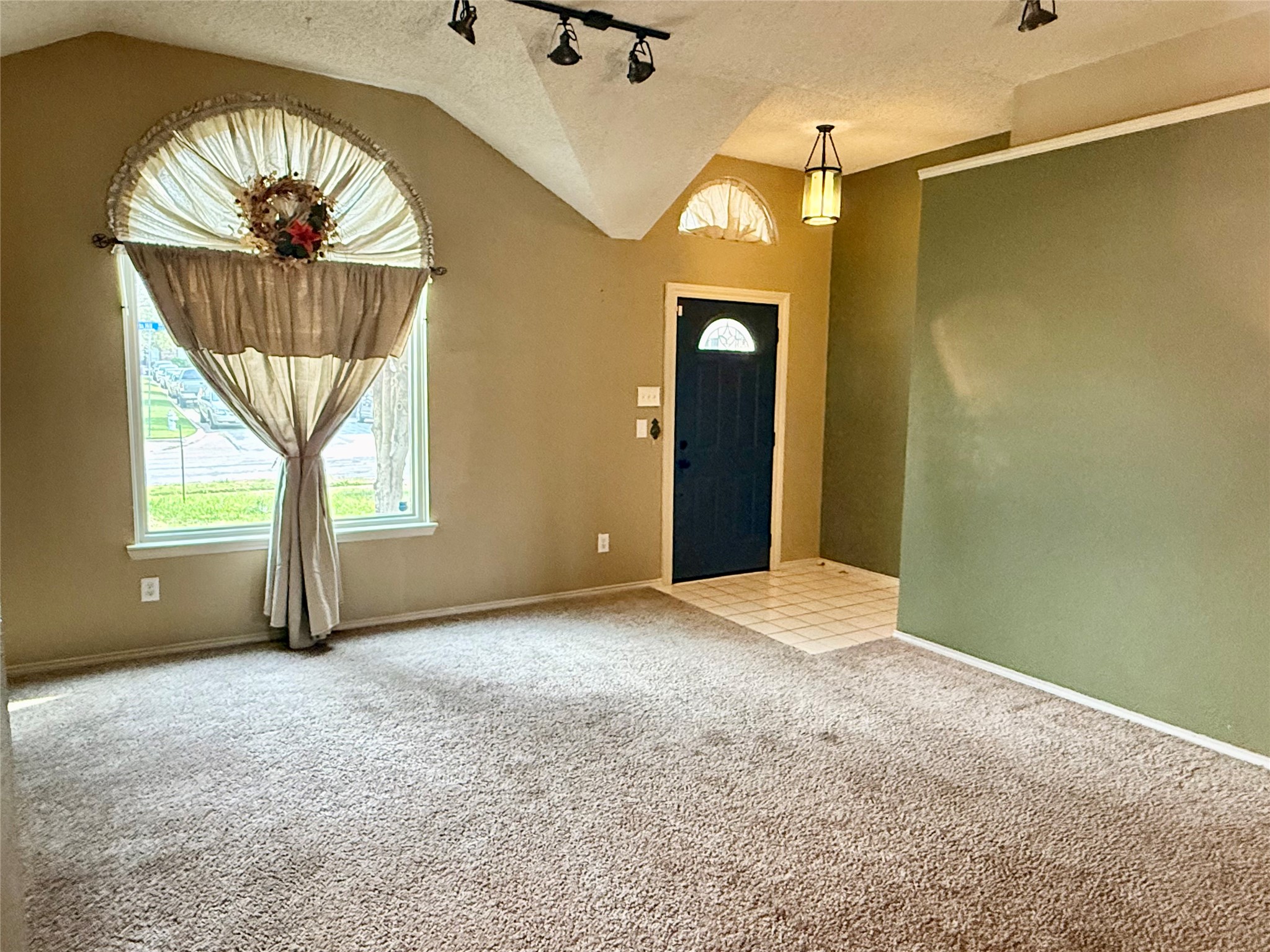 115 Moss Hill Drive Arlington TX 76018