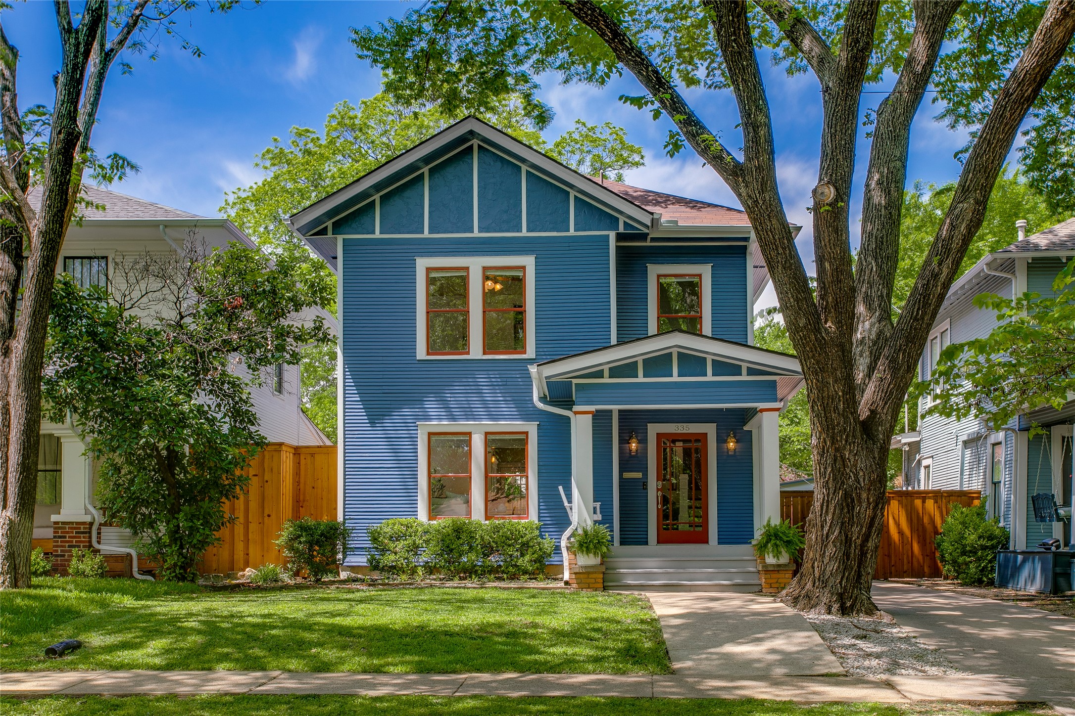 335 S Edgefield Avenue Dallas TX 75208