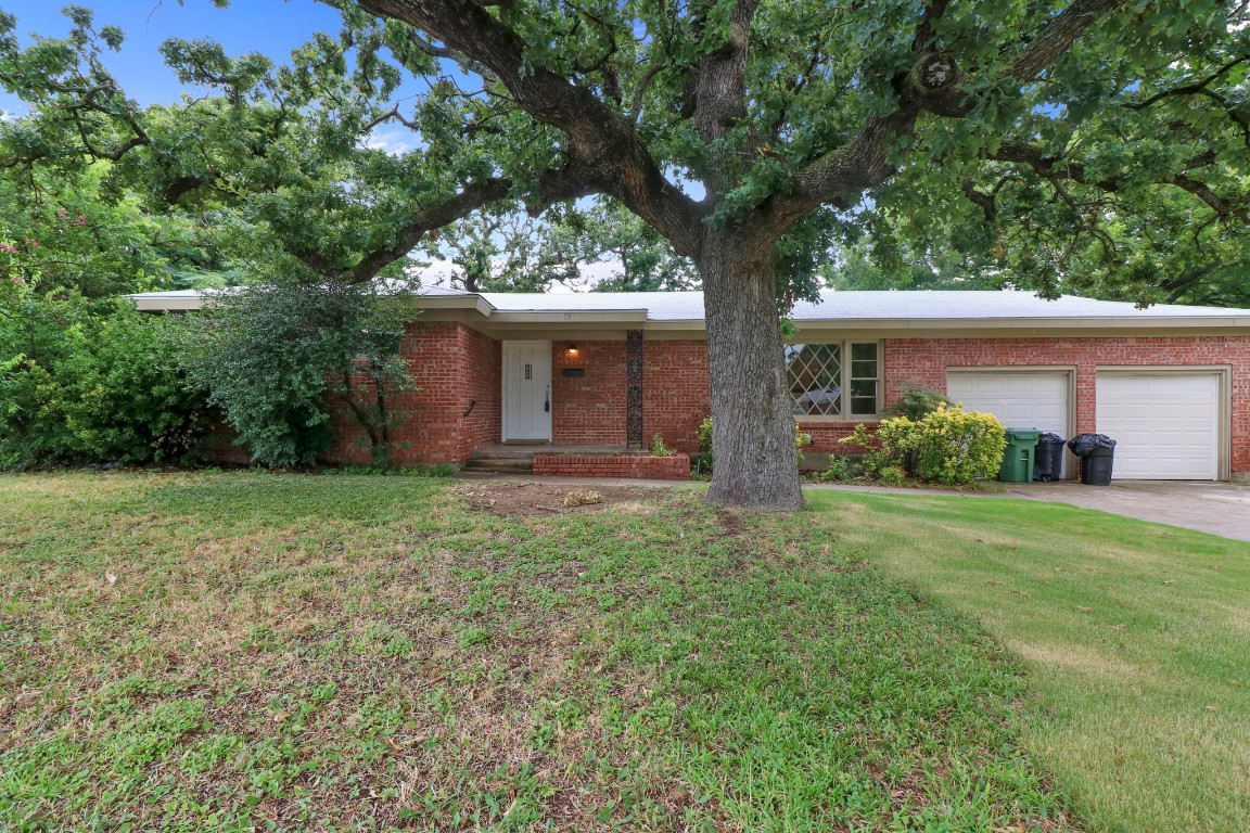 821 Lee Drive Bedford TX 76022