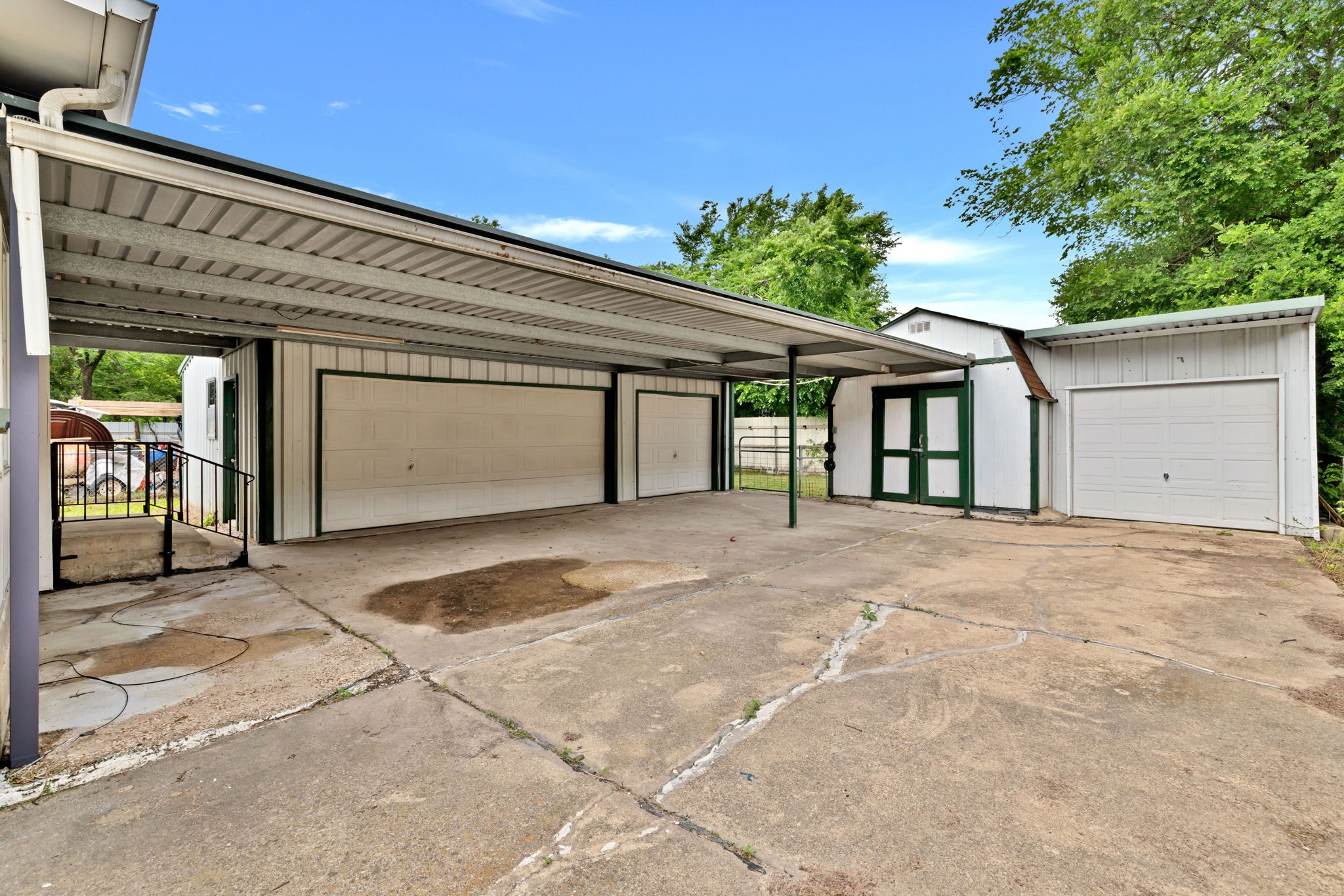 613 Cheyenne Road Dallas TX 75217