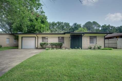 1709 Meadowbrook Lane Irving TX 75061