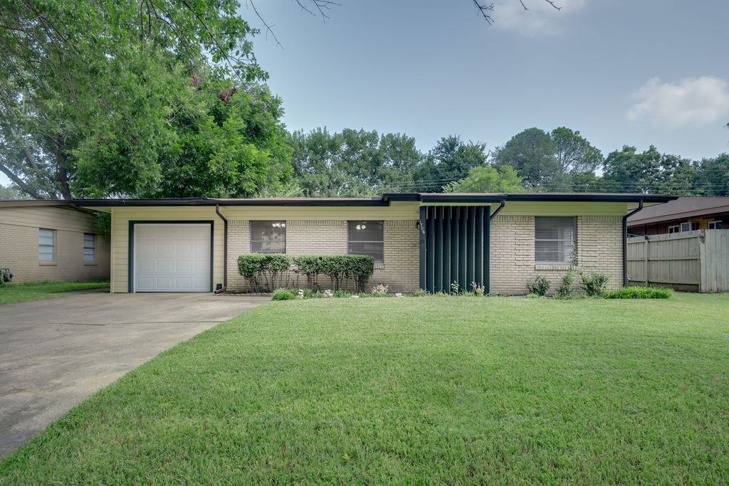 1709 Meadowbrook Lane Irving TX 75061