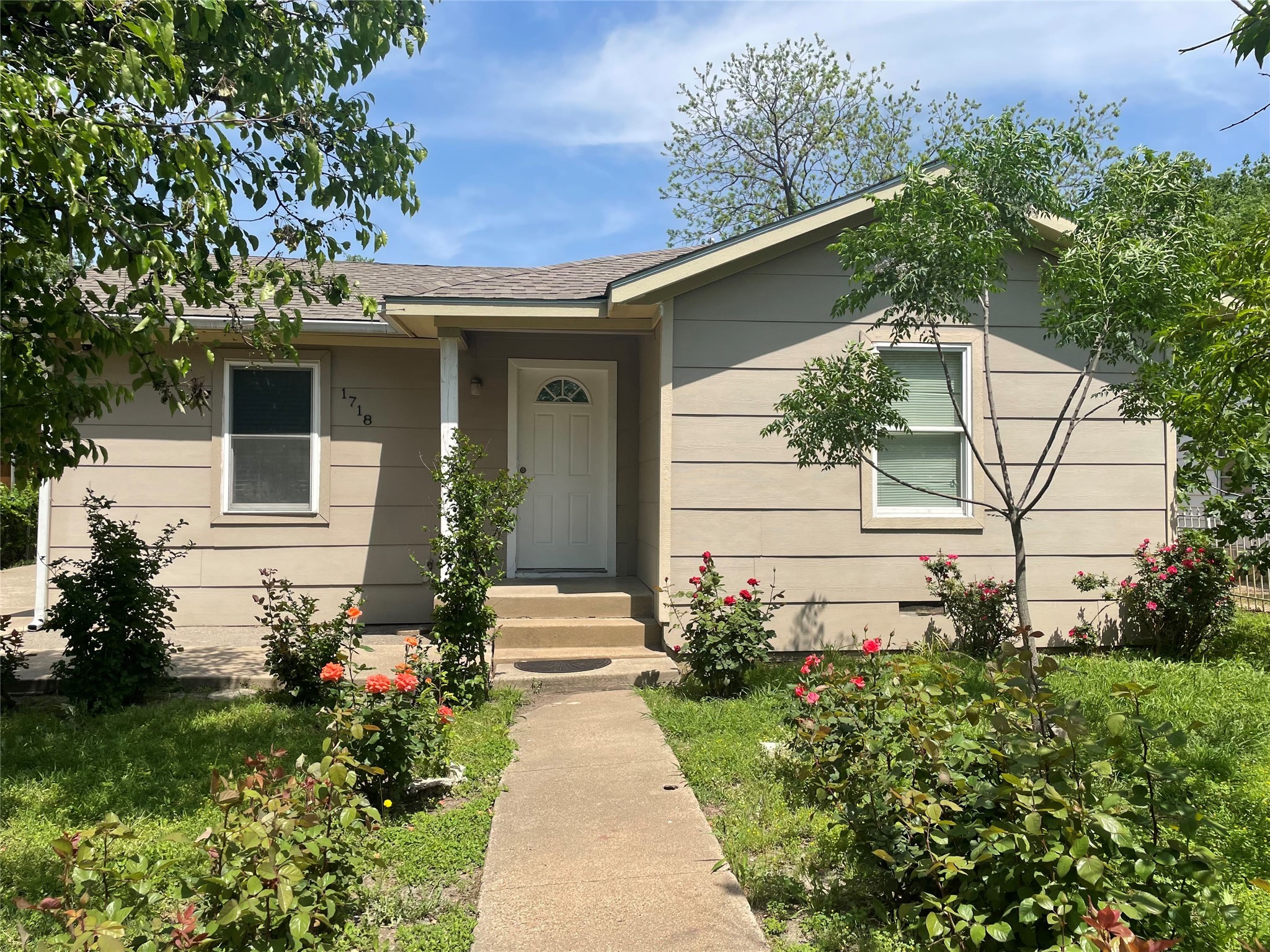 1718 Walnut Street Grand Prairie TX 75050