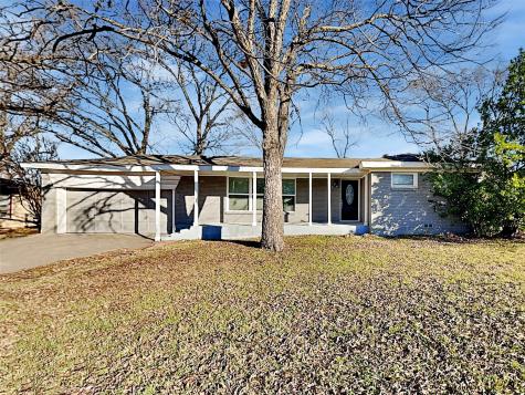 209 Bedford Court E Bedford TX 76022