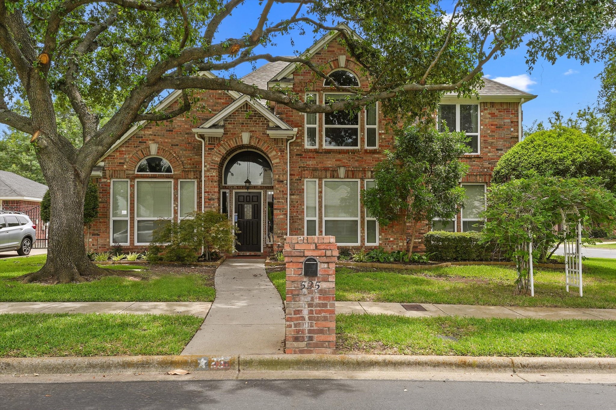 525 Springhill Drive Hurst TX 76054
