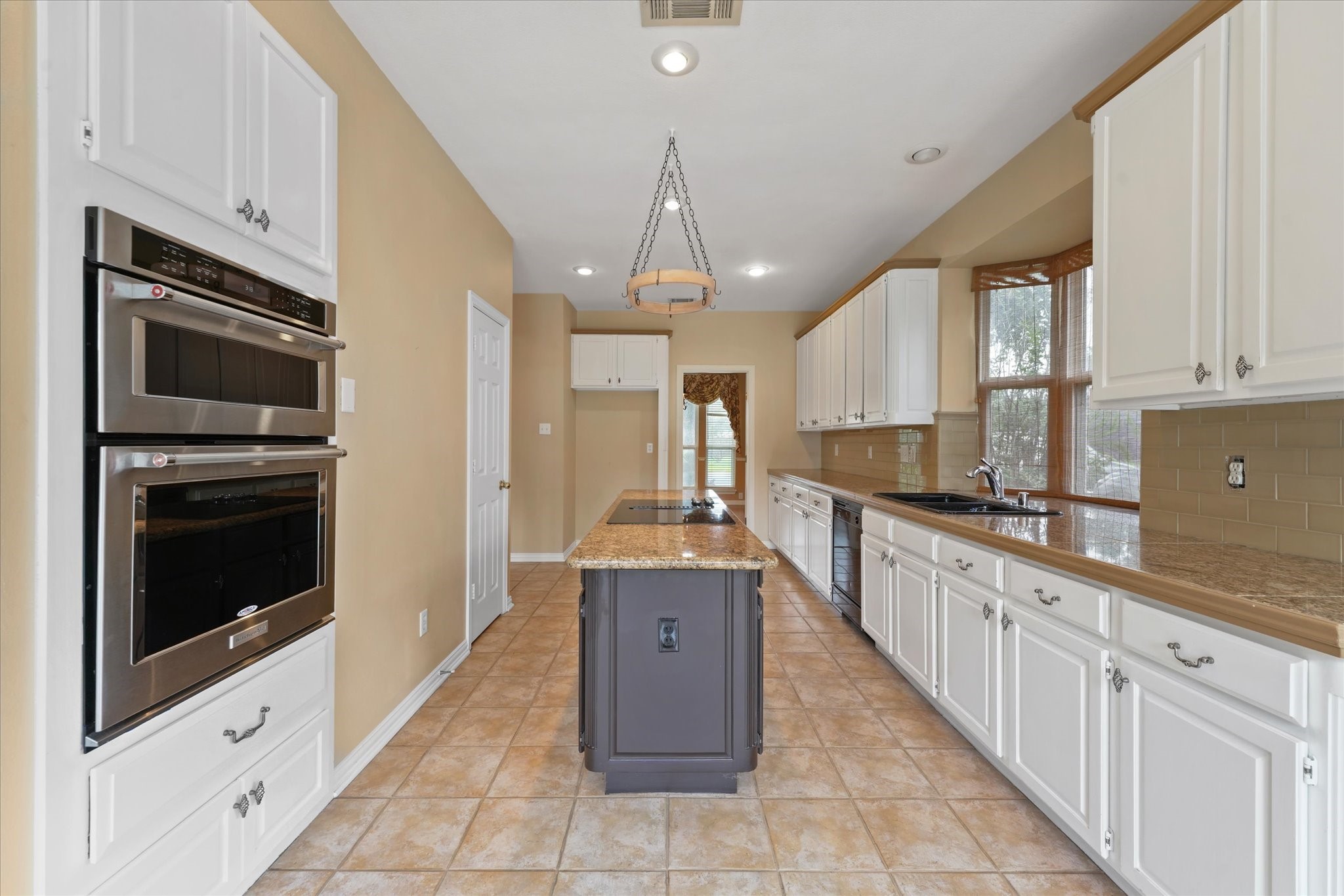 525 Springhill Drive Hurst TX 76054