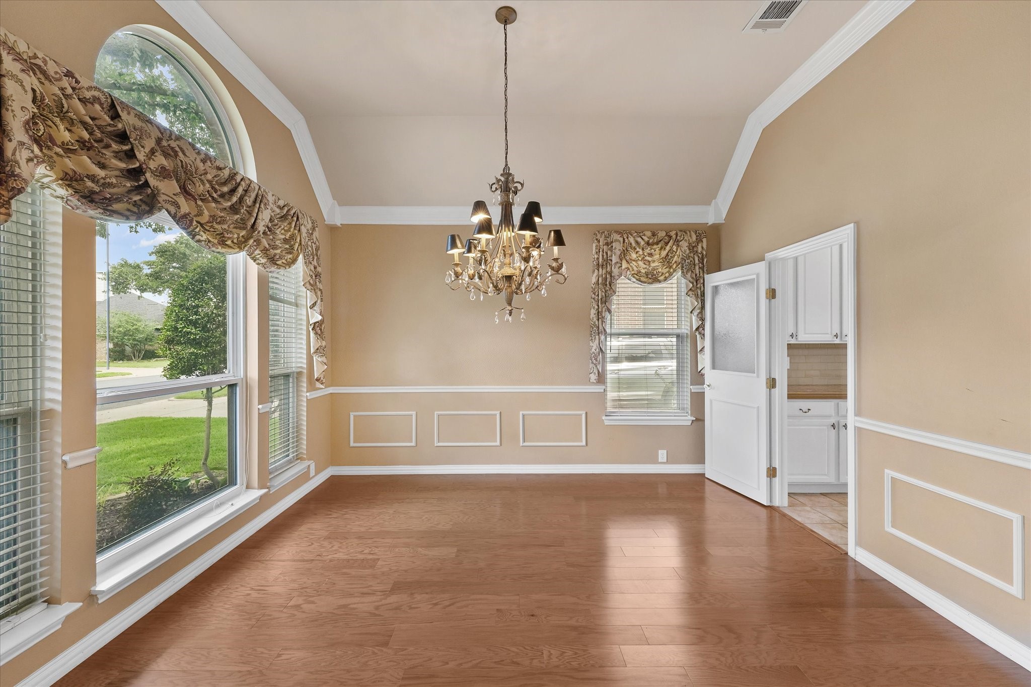 525 Springhill Drive Hurst TX 76054