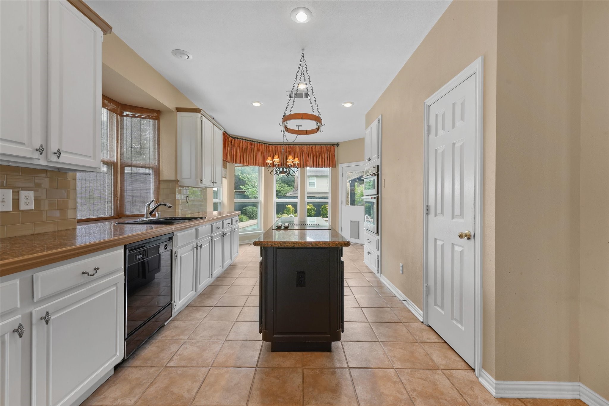 525 Springhill Drive Hurst TX 76054