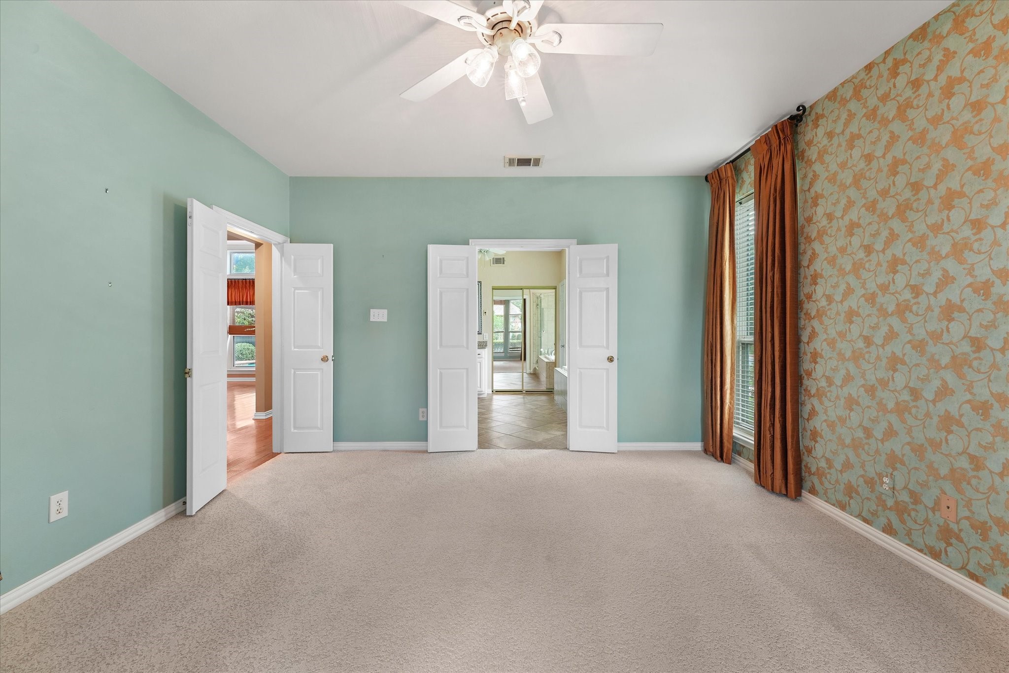 525 Springhill Drive Hurst TX 76054