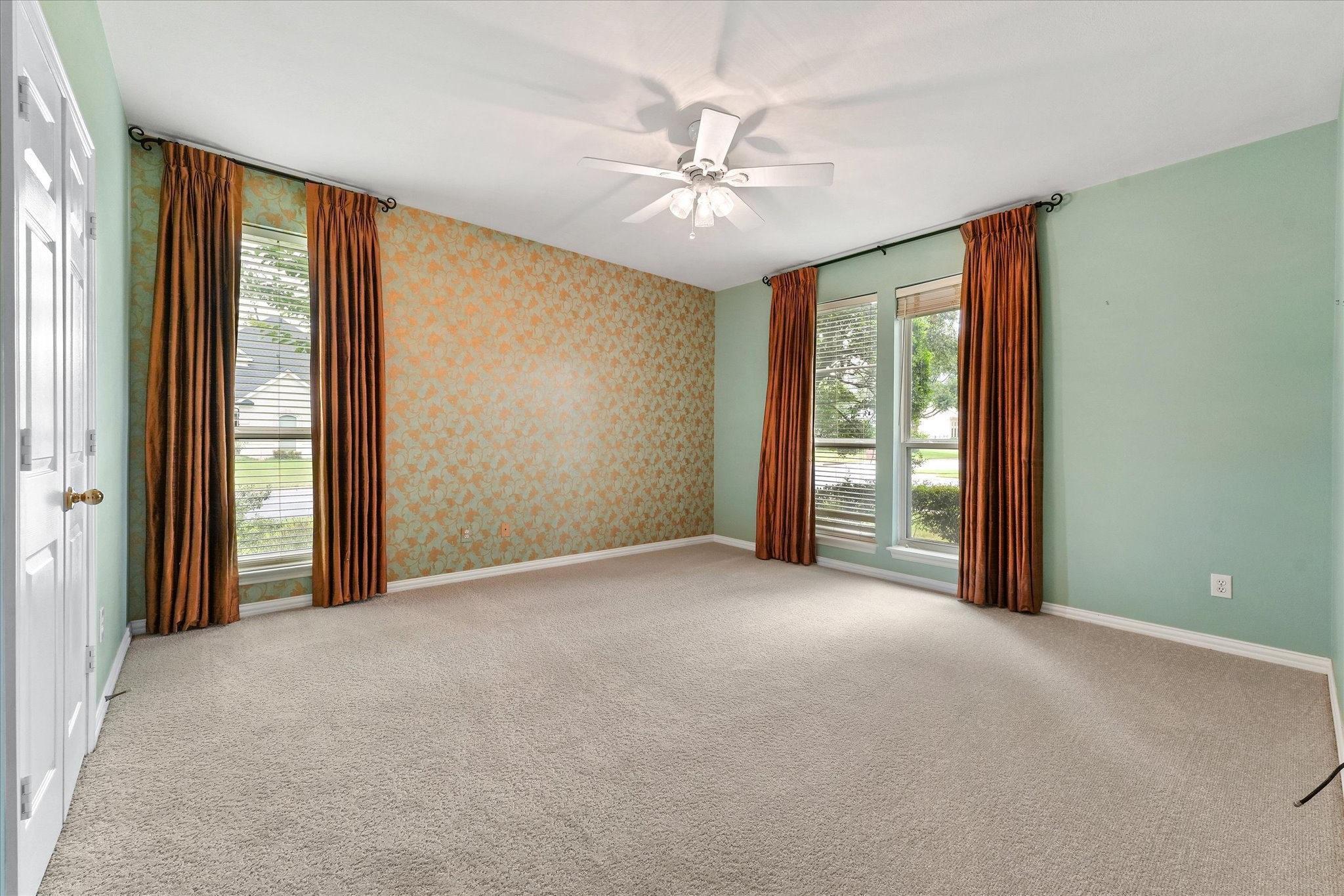 525 Springhill Drive Hurst TX 76054
