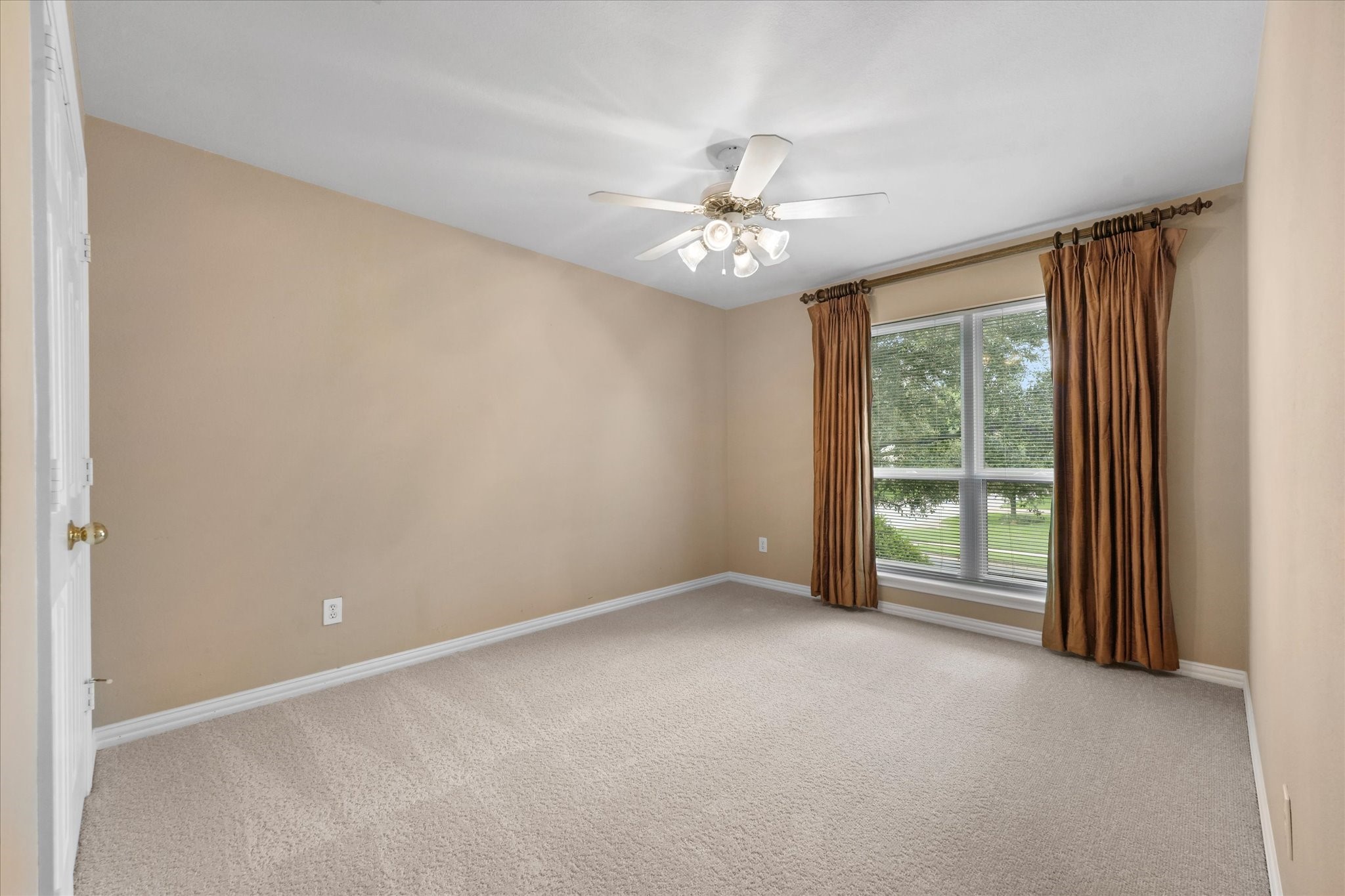 525 Springhill Drive Hurst TX 76054