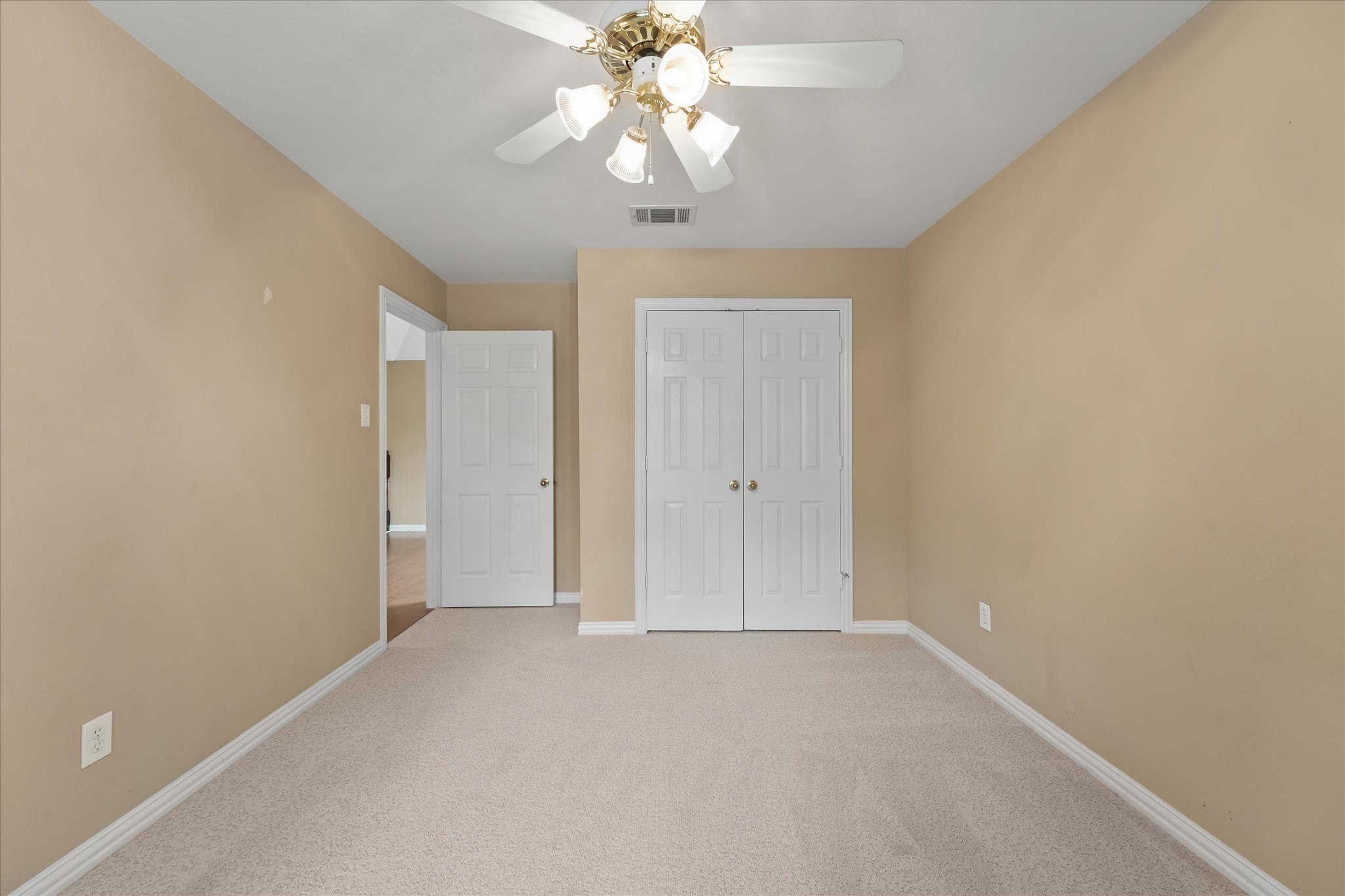 525 Springhill Drive Hurst TX 76054