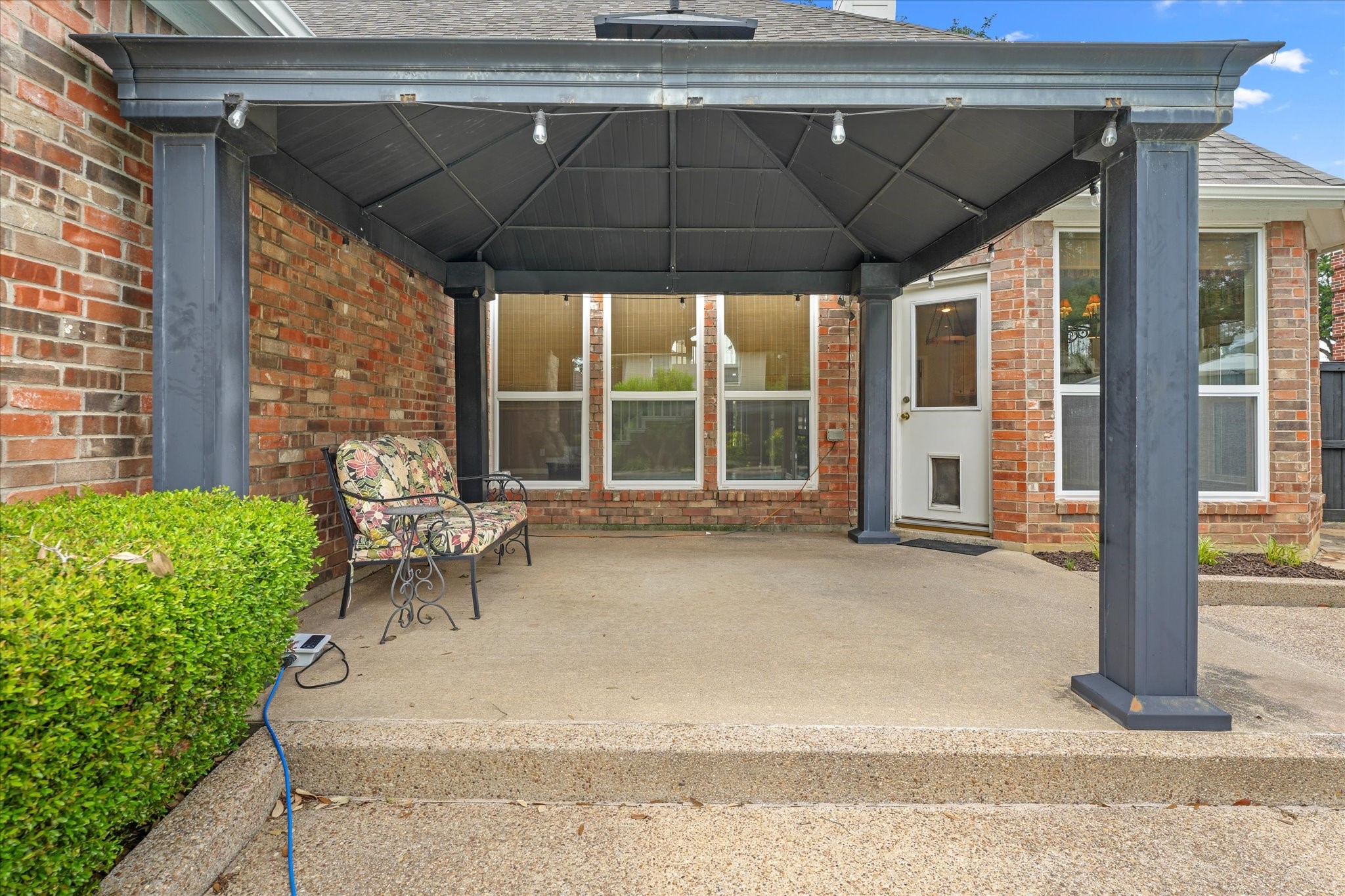 525 Springhill Drive Hurst TX 76054