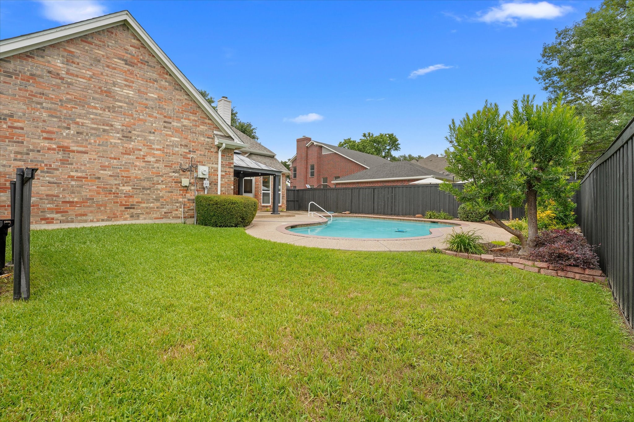 525 Springhill Drive Hurst TX 76054