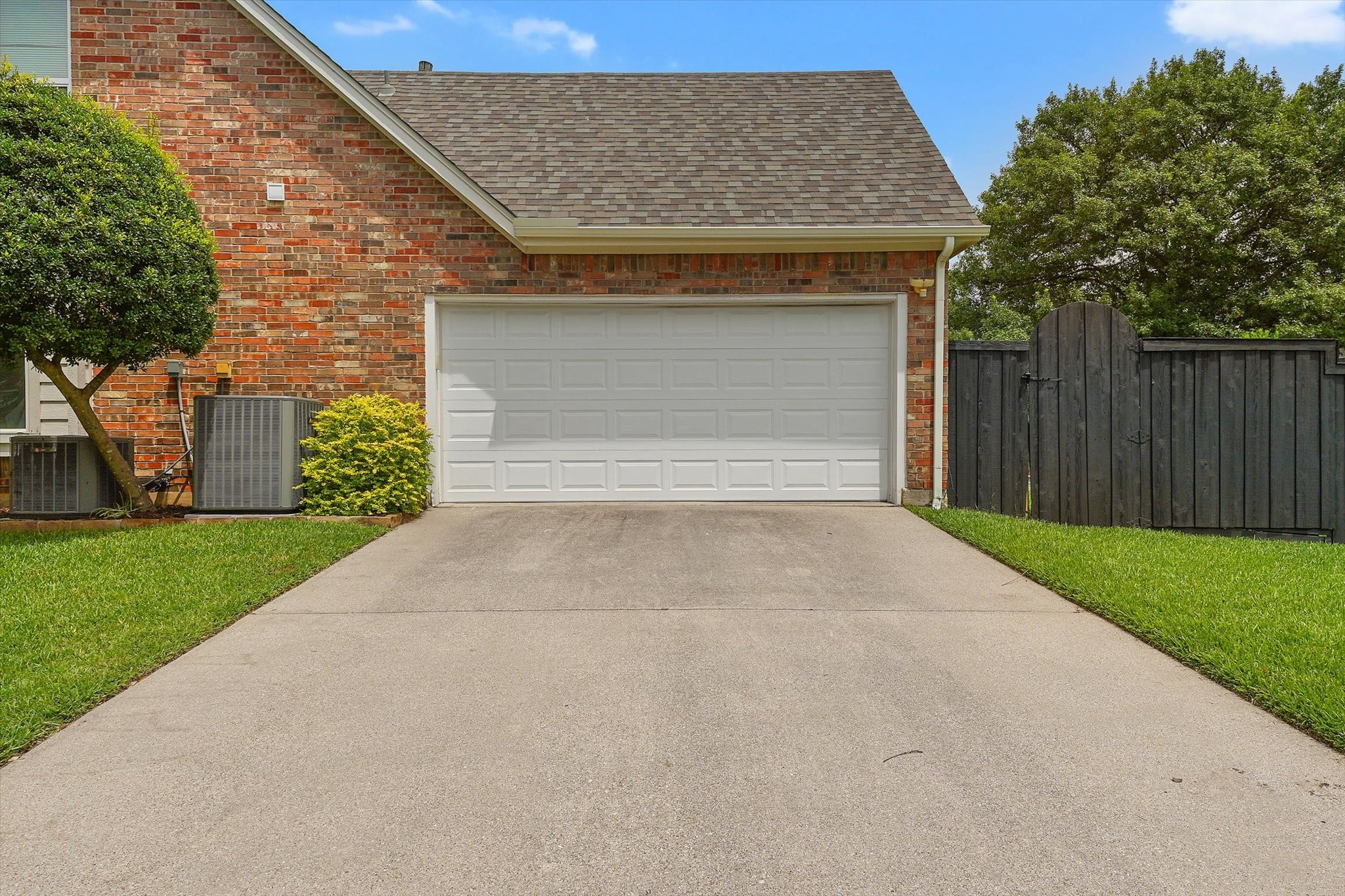 525 Springhill Drive Hurst TX 76054