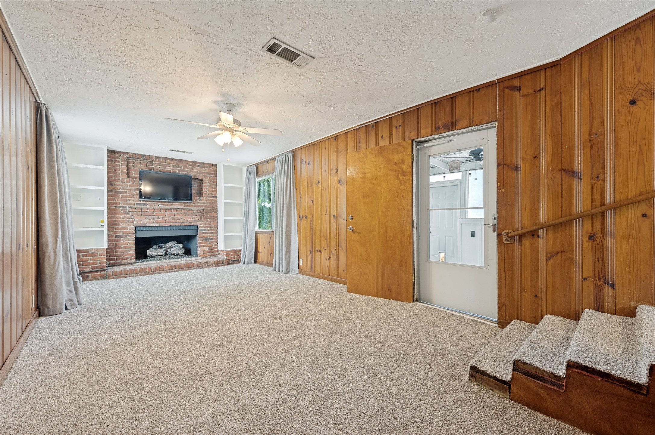 9803 Larga Drive Dallas TX 75220