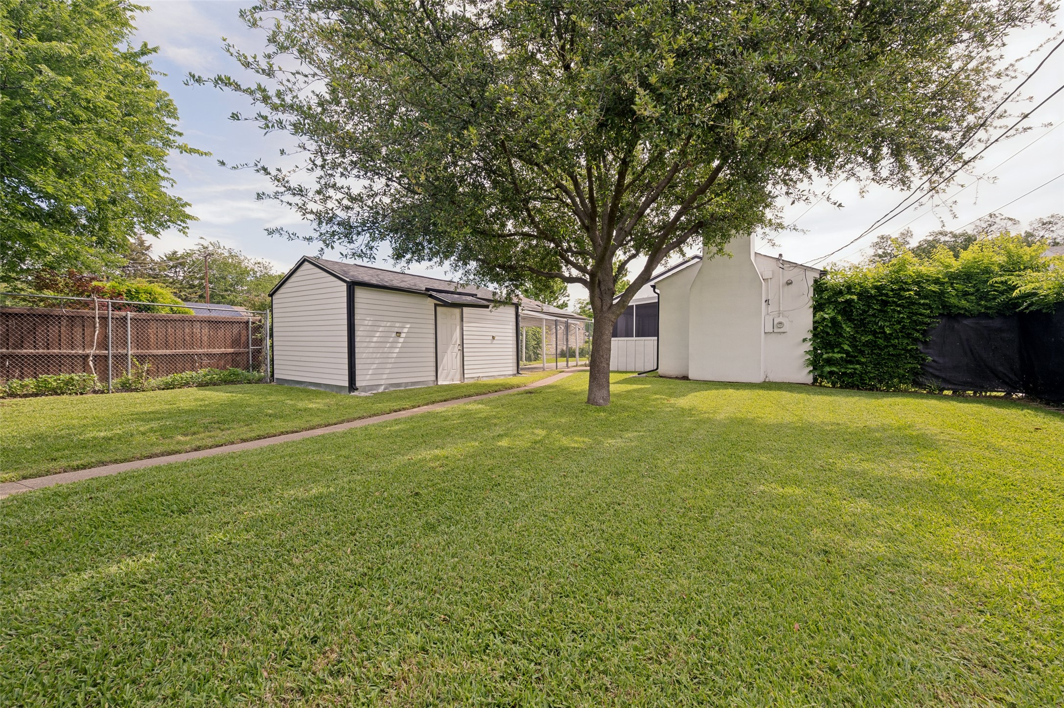 9803 Larga Drive Dallas TX 75220