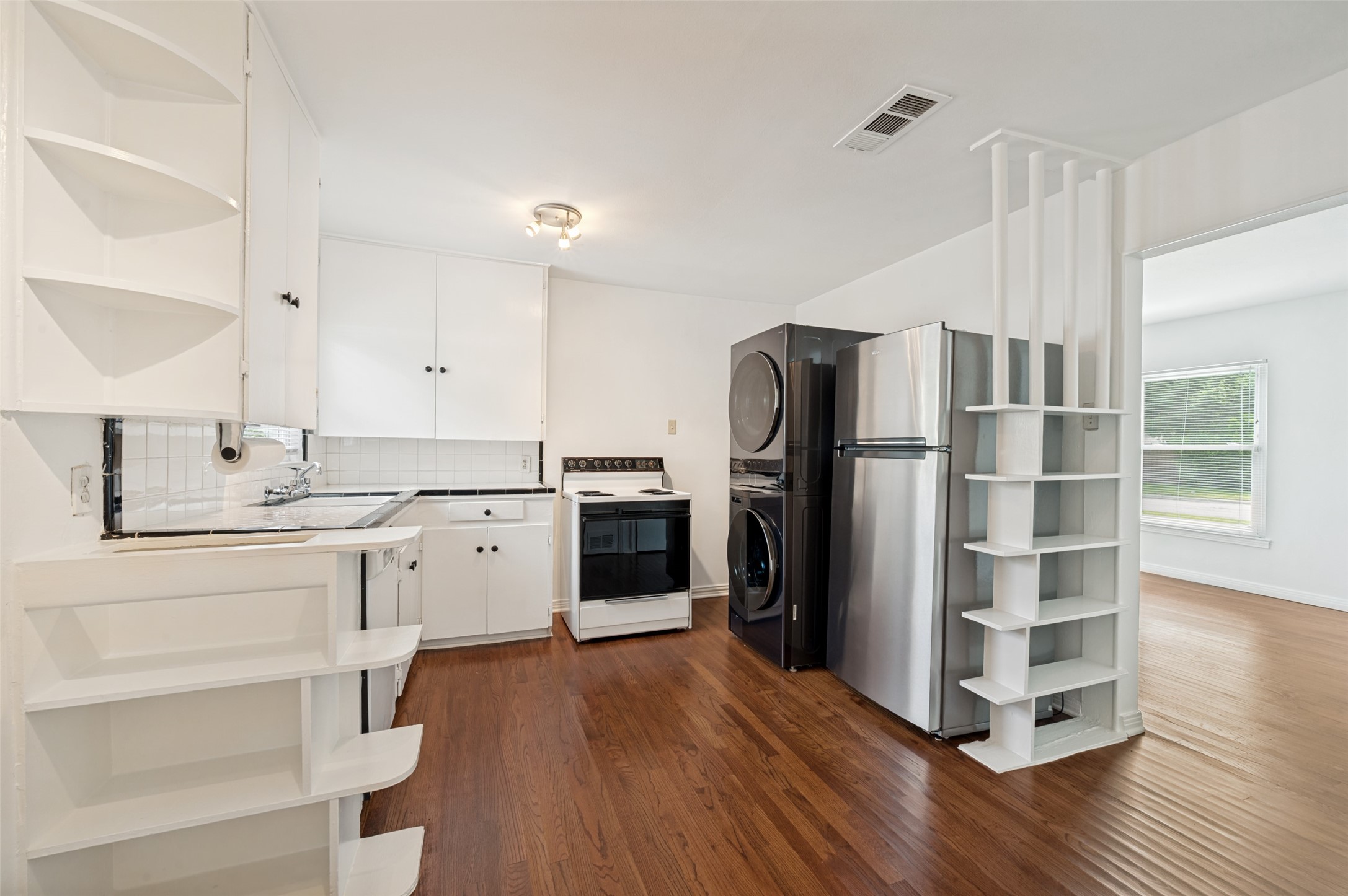 9803 Larga Drive Dallas TX 75220
