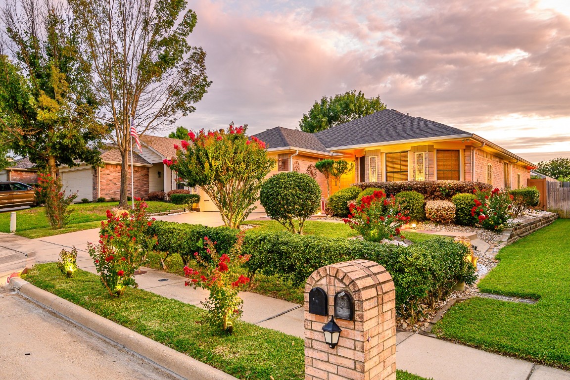 5661 Hunters Bend Lane Dallas TX 75249