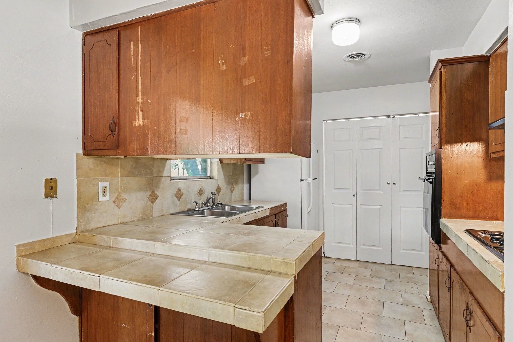 60 Somerset Terrace Bedford TX 76022