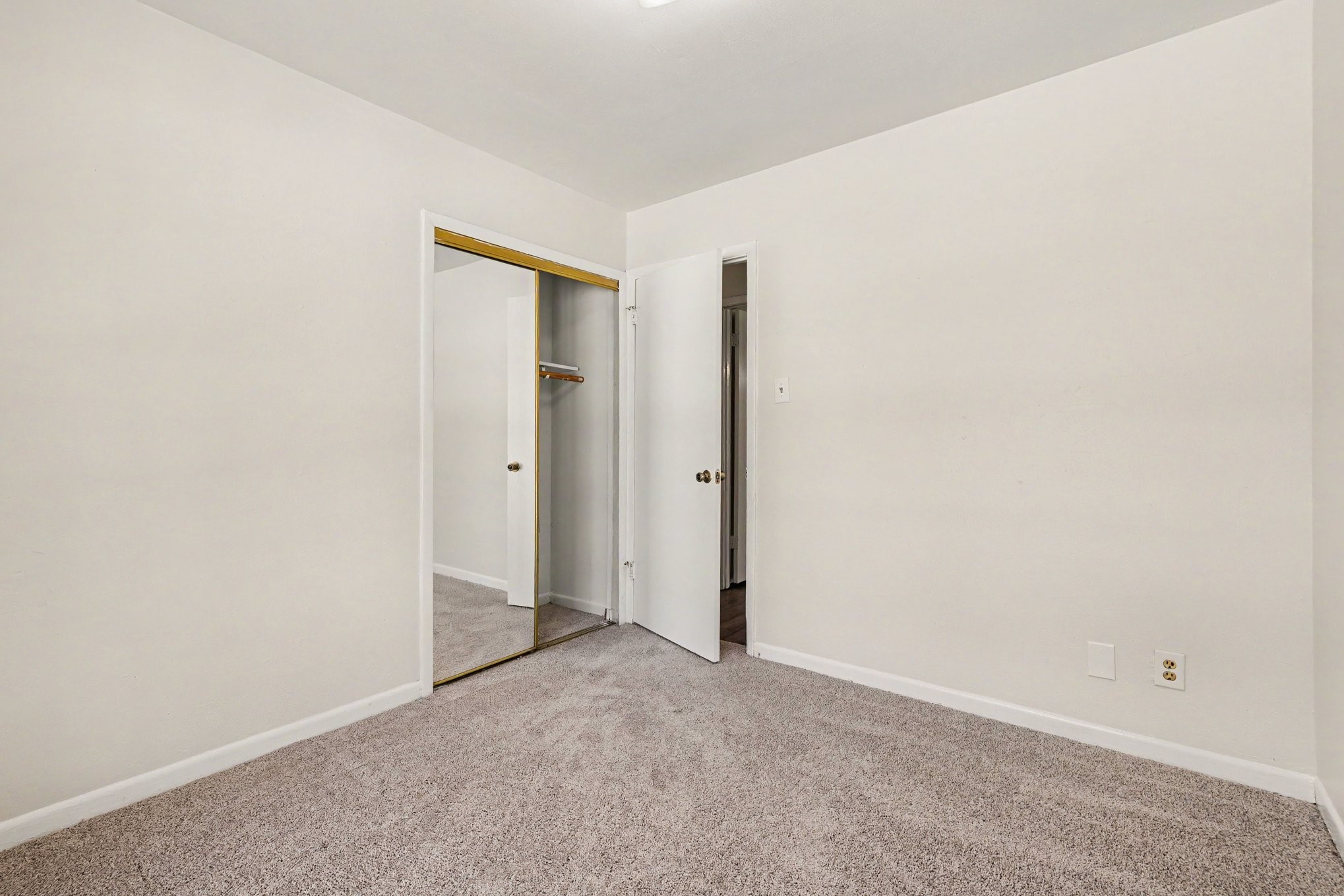 60 Somerset Terrace Bedford TX 76022