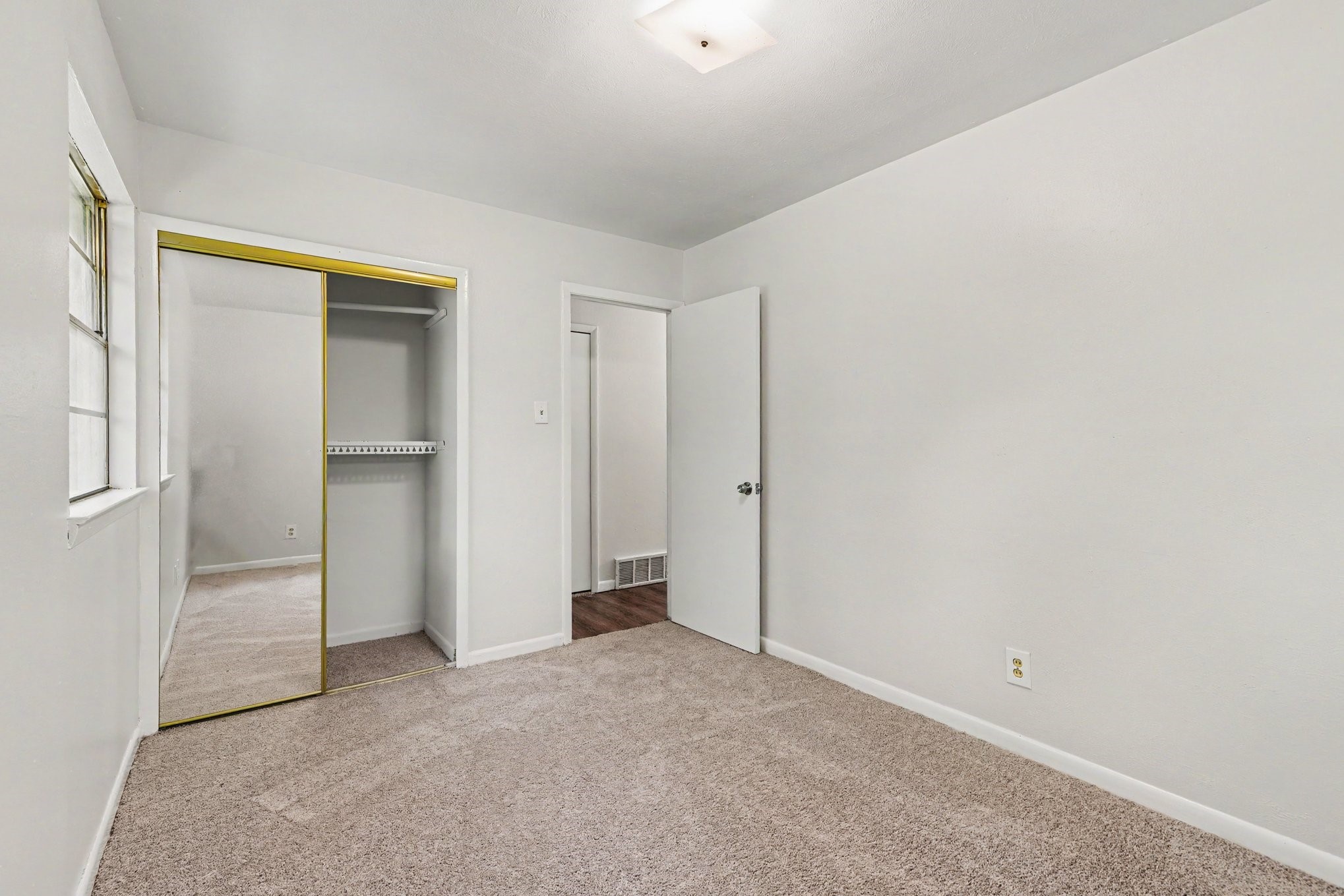 60 Somerset Terrace Bedford TX 76022