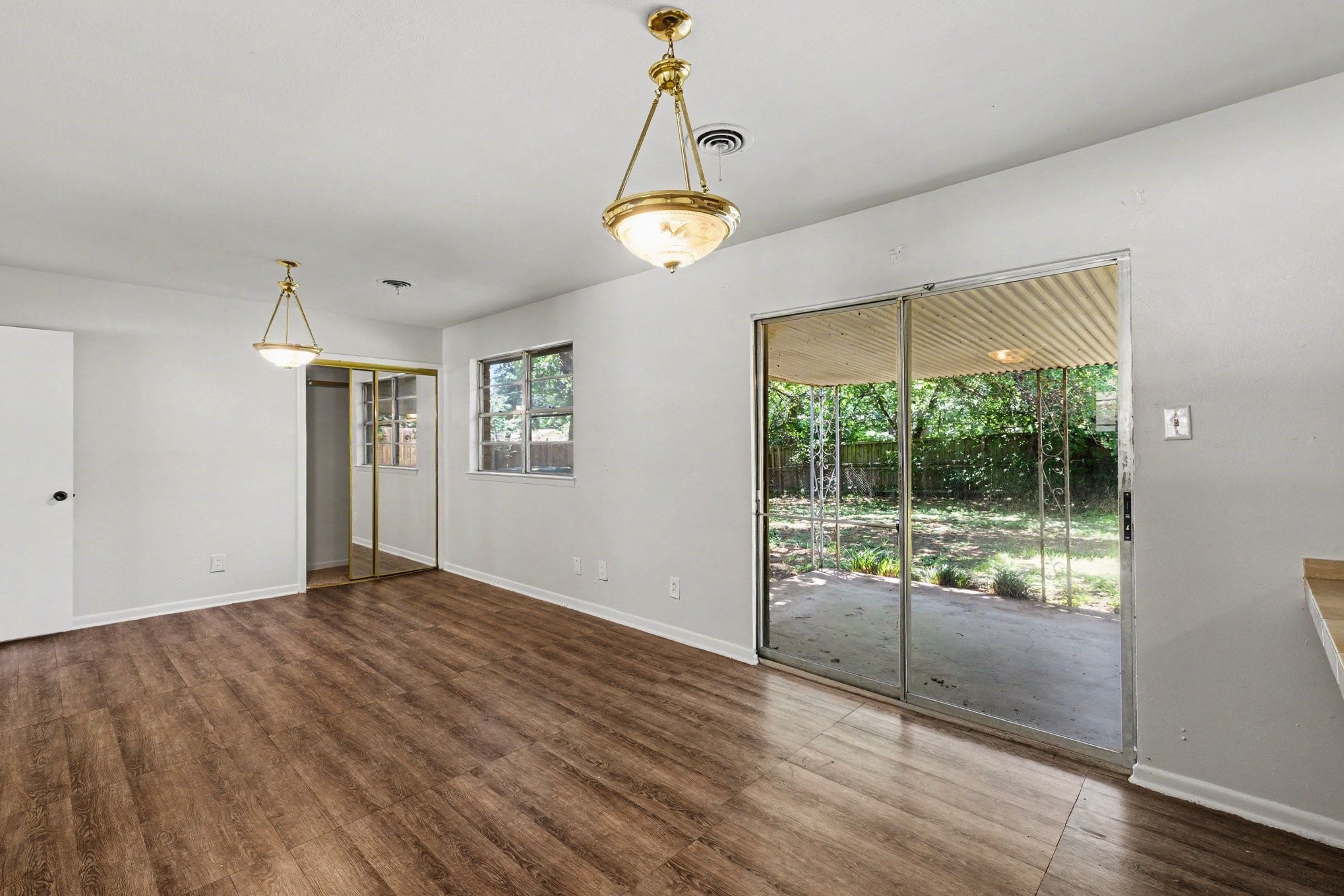 60 Somerset Terrace Bedford TX 76022