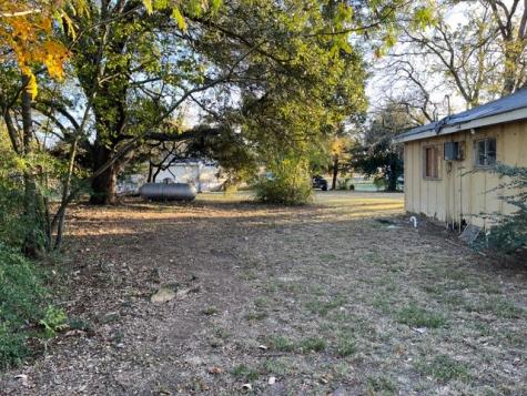 306 Bounding Main Street Gun Barrel City TX 75156