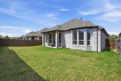 1915 Hillside Court Van Alstyne TX 75495