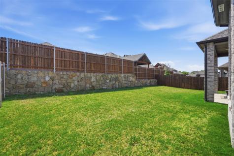 1915 Hillside Court Van Alstyne TX 75495
