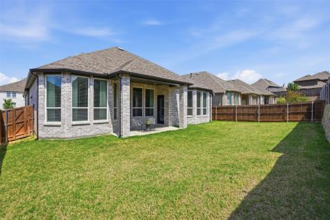 1915 Hillside Court Van Alstyne TX 75495