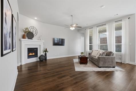 1915 Hillside Court Van Alstyne TX 75495