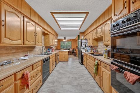 1605 Heather Court Cleburne TX 76033