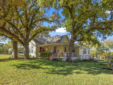 806 W Ball Street Weatherford TX 76086