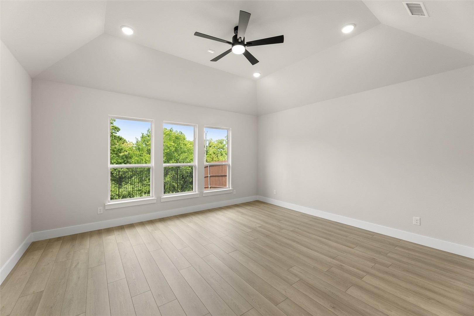 1328 Cash Street Burleson TX 76028