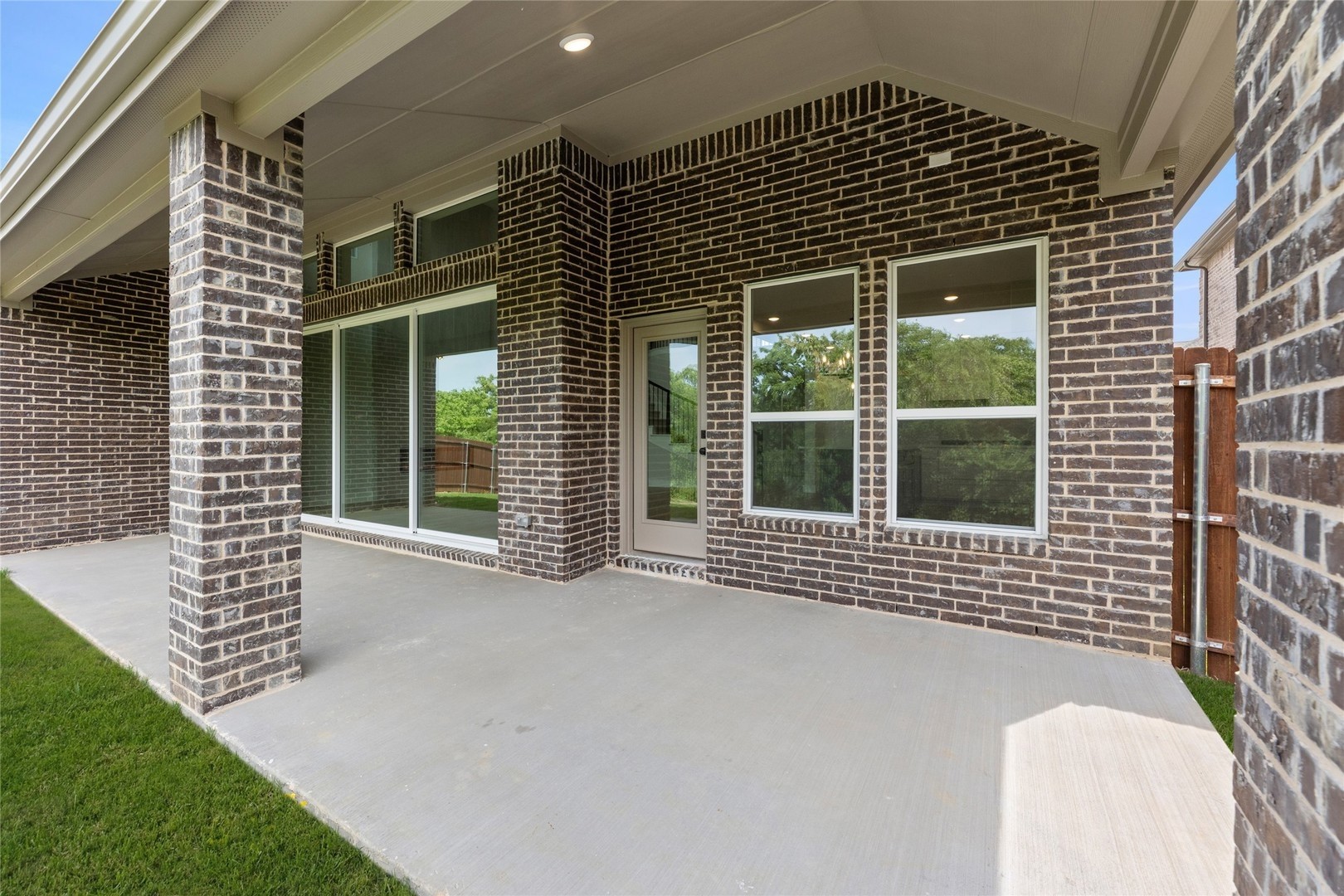 1328 Cash Street Burleson TX 76028