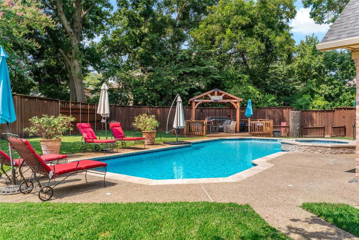 114 Stone Mountain Court Garland TX 75044