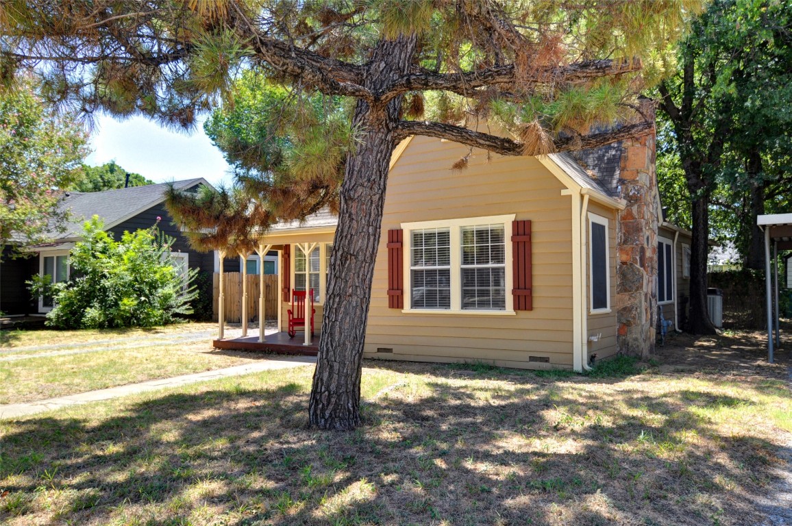 2708 Honeysuckle Avenue Fort Worth TX 76111