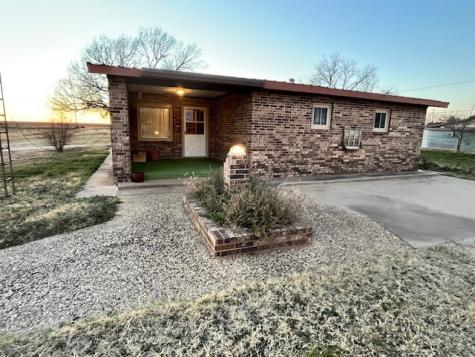 511 S Lyon Street Roby TX 79543