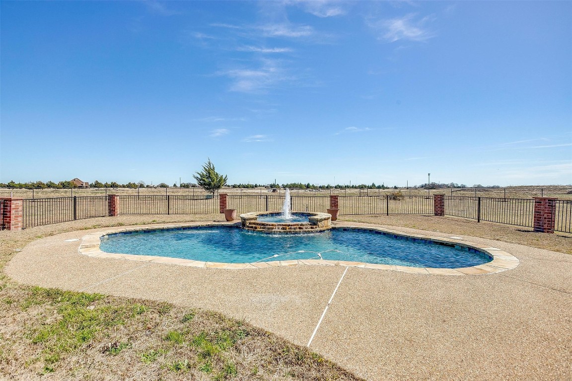 105 Bent Creek Court Waxahachie TX 75165