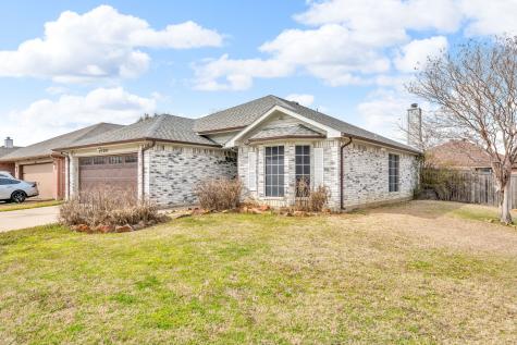 2104 Southwood Trail Grand Prairie TX 75052
