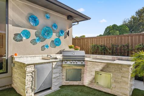9733 Mixon Drive Dallas TX 75220