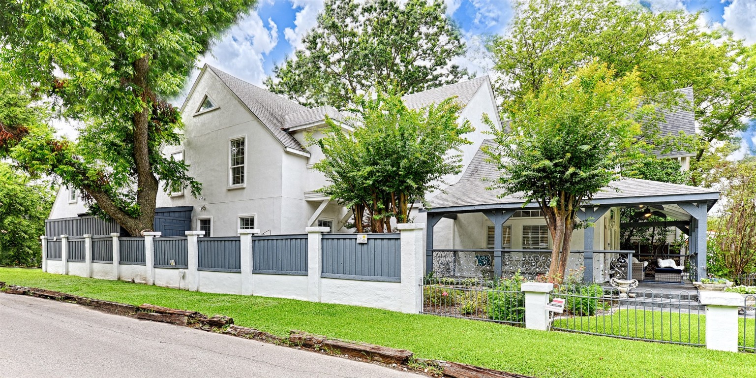 6166 Goliad Avenue Dallas TX 75214