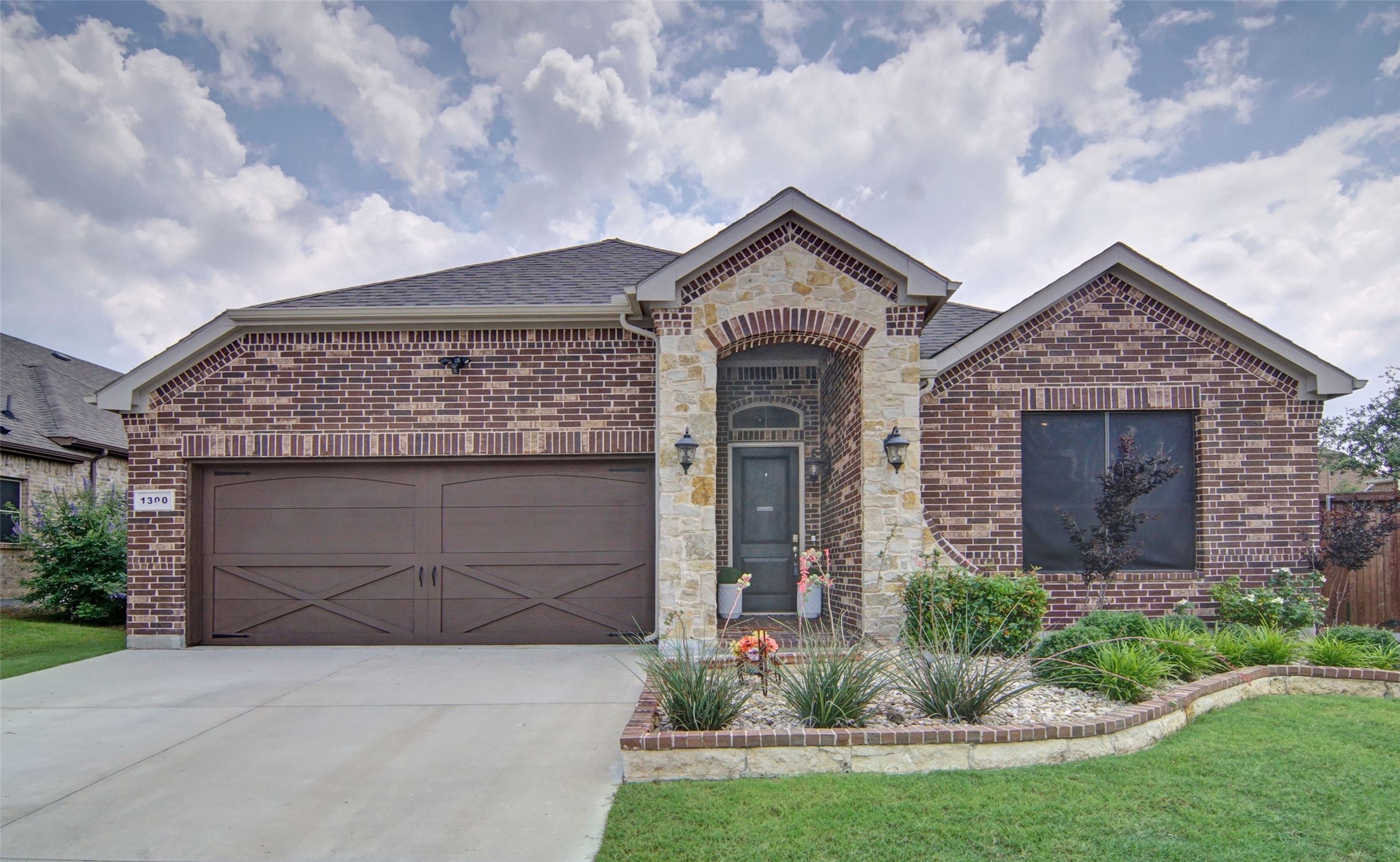 1300 Deer Hollow Drive Arlington TX 76002