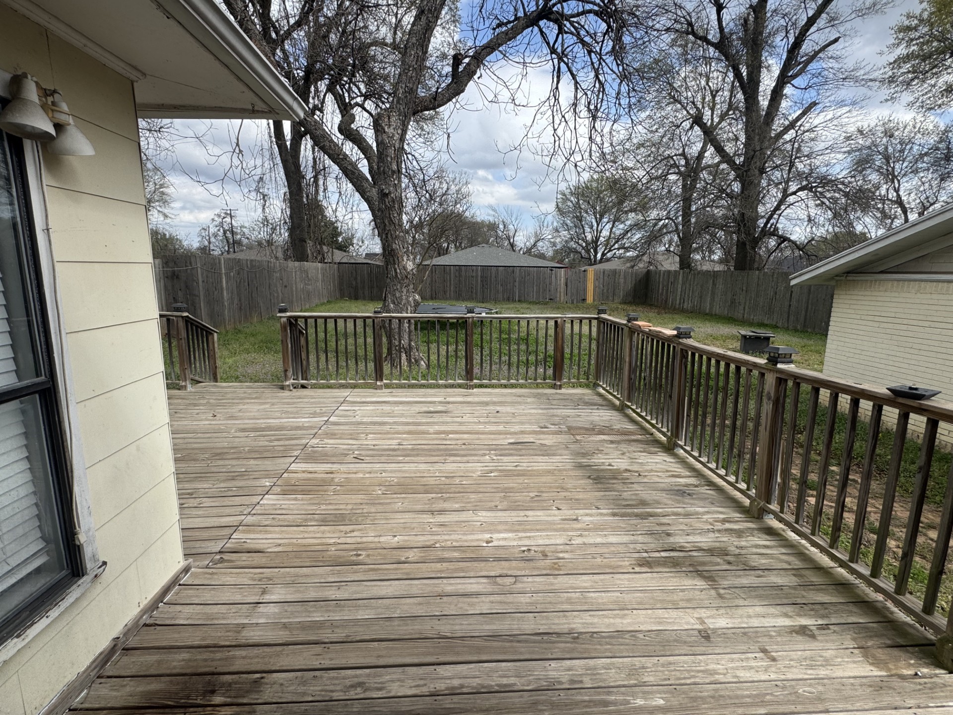 646 Fitzhugh Paris TX 75460