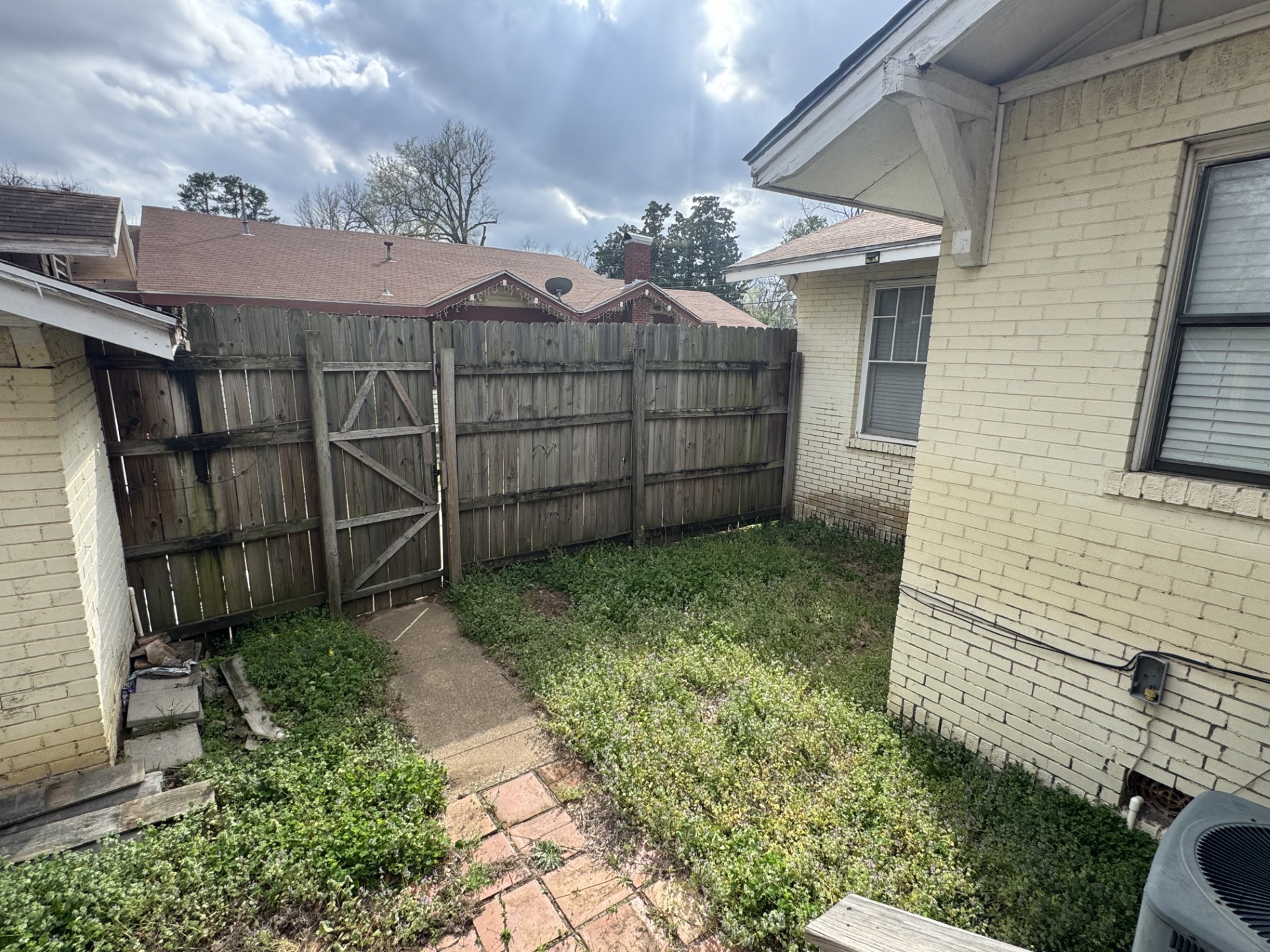 646 Fitzhugh Paris TX 75460