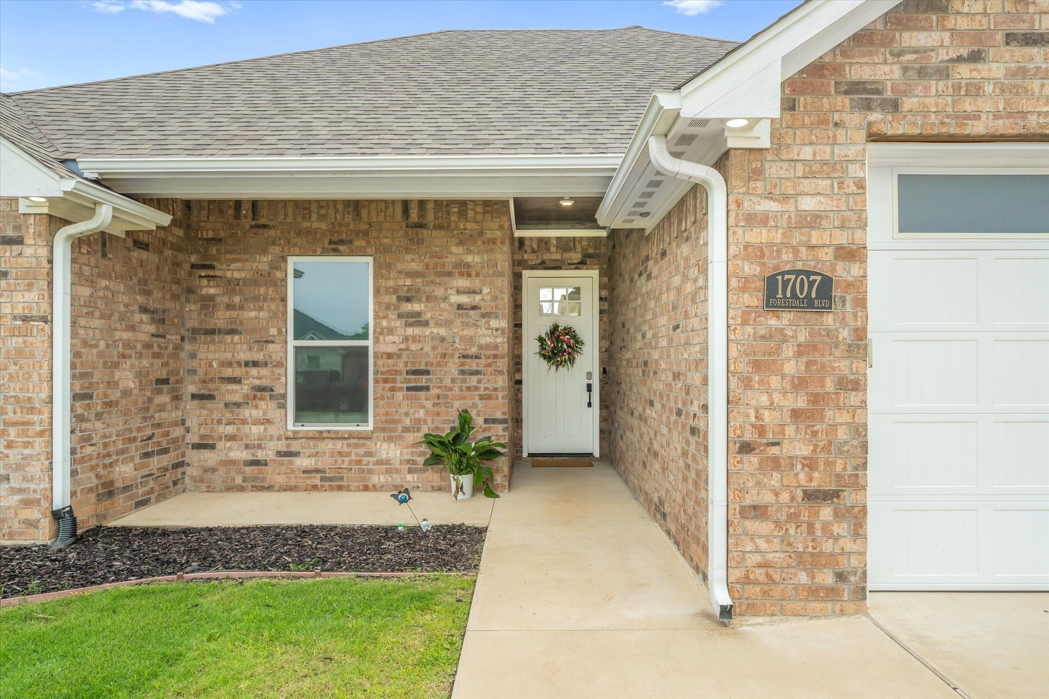 1707 Forestdale Boulevard Whitehouse TX 75791